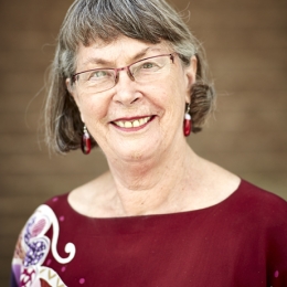 Emeritus Professor Meredith Edwards Headshot 